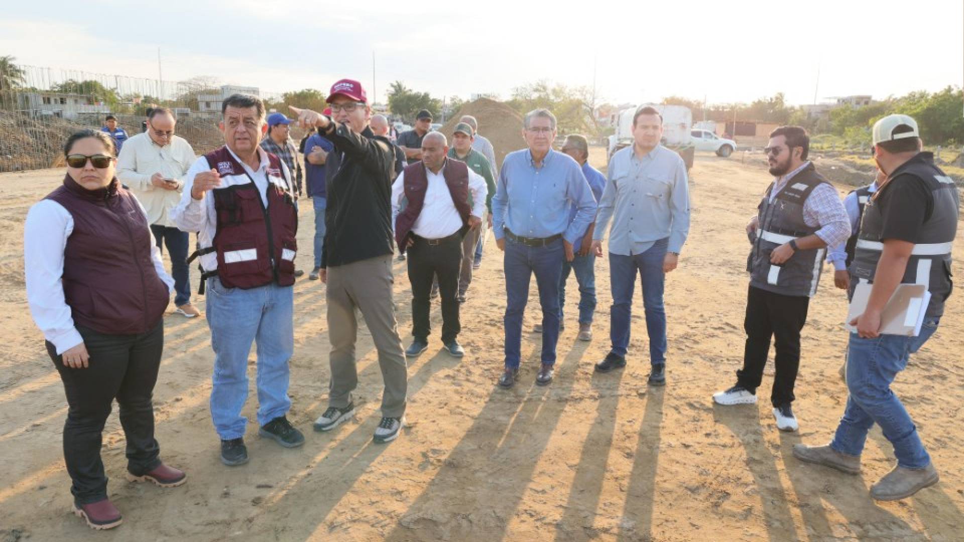 Erasmo González supervisa avance de la construcción de la Estación de Transferencia Madero