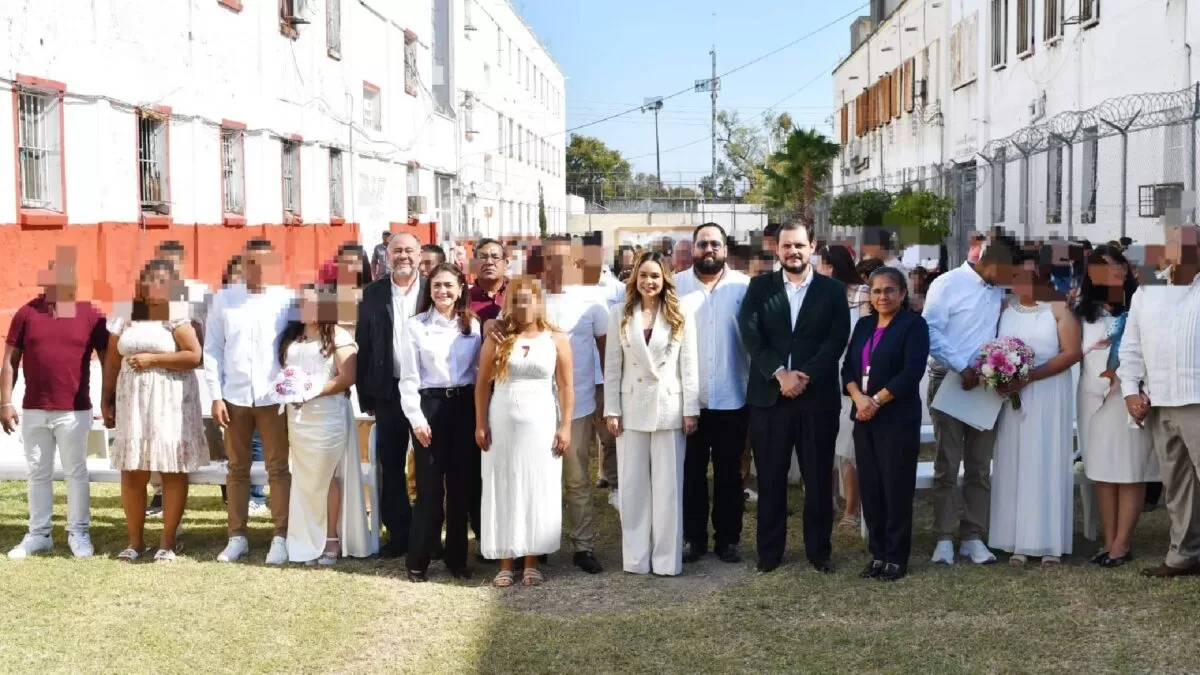 Celebran 21 bodas colectivas en el CEDES Victoria