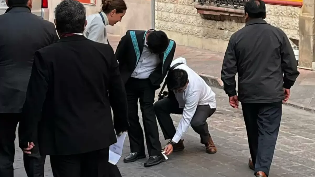 Sheinbaum pide humildad a servidores públicos tras polémica de la Corte