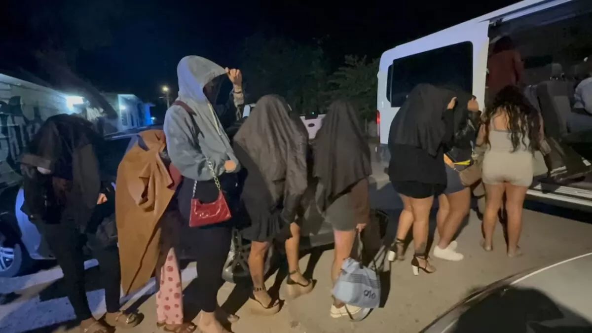 Rescatan a 17 mujeres presuntas víctimas de trata en bar