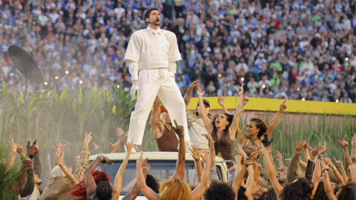 Bad Bunny conquista la Super Bowl con un mensaje que rompe fronteras