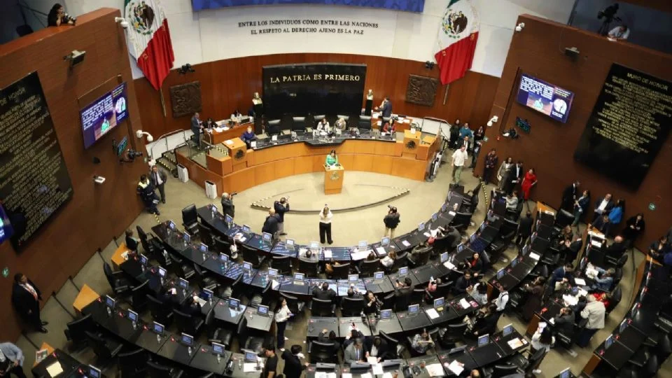 Senado aprueba reducción de jornada laboral a 40 horas