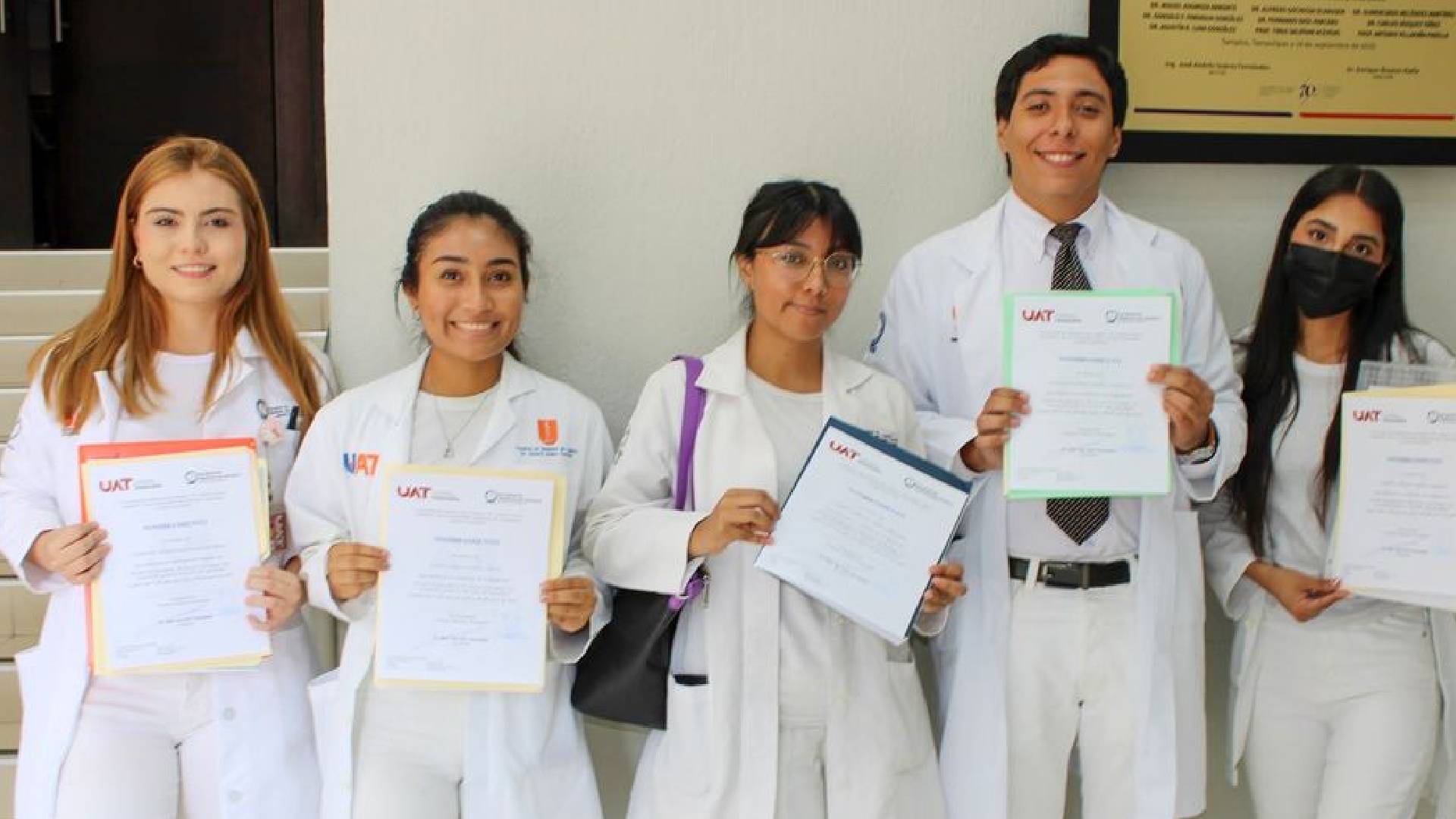 Egresados de Medicina de la UAT obtienen 276 plazas para internado médico