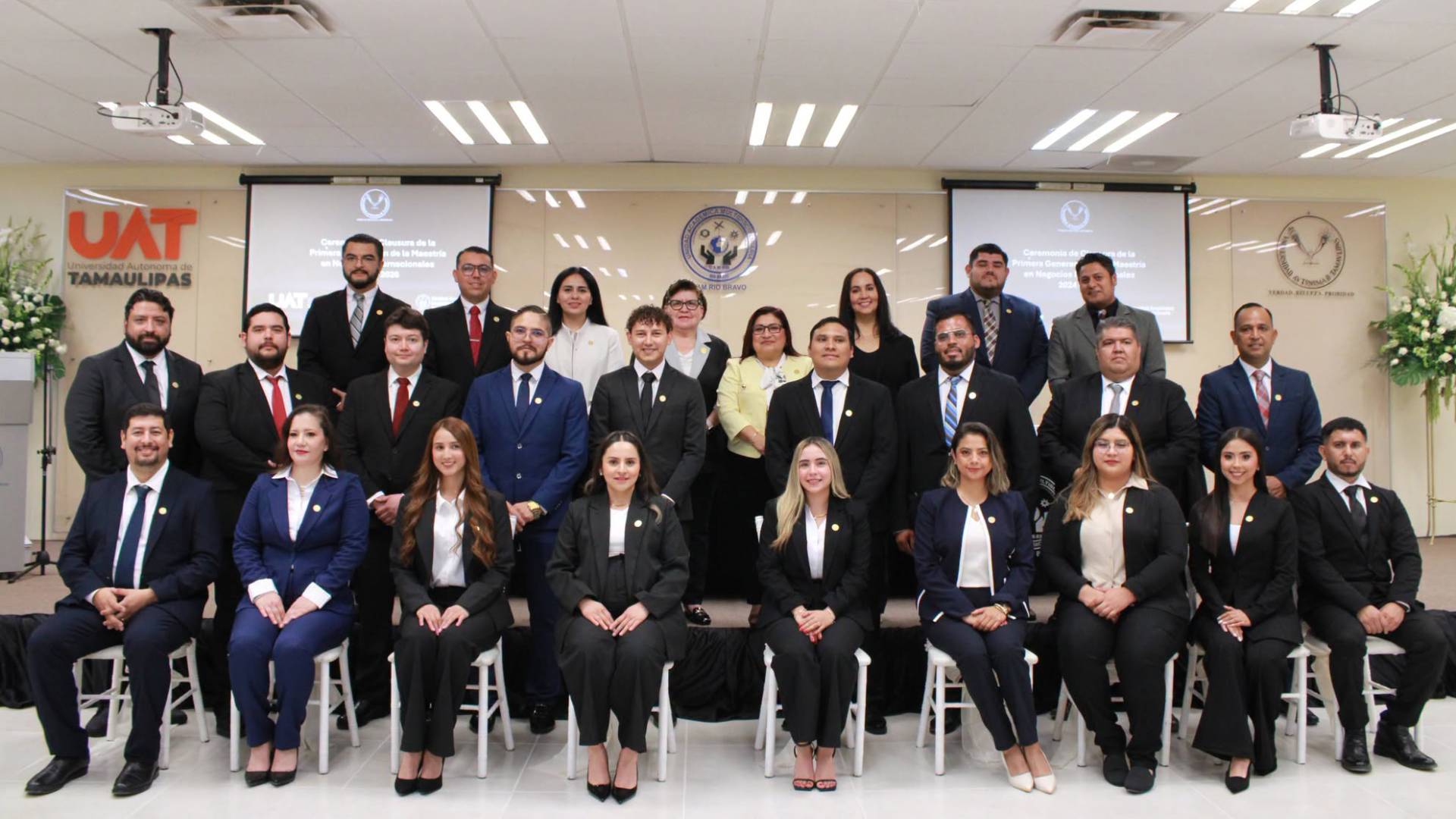 Egresa la primera generación de la Maestría en Negocios Internacionales de la UAT