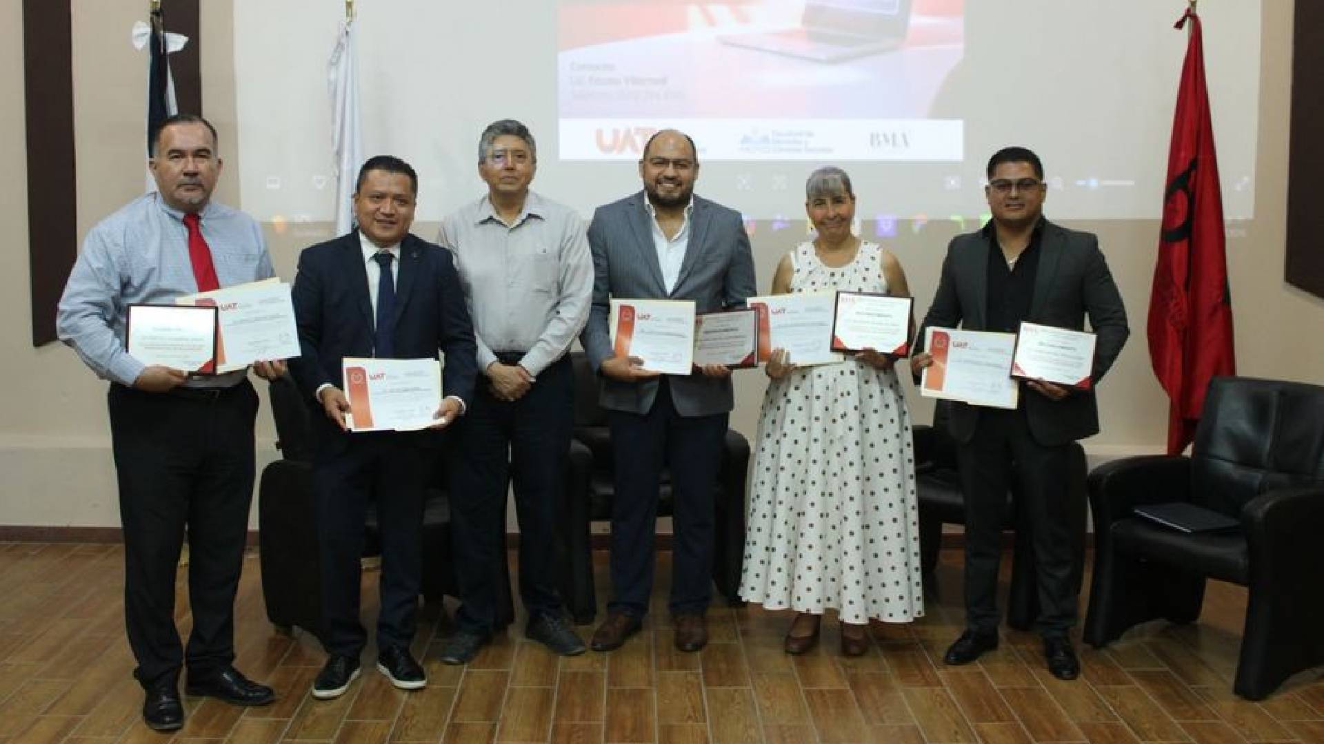 UAT analiza derechos de las audiencias y retos del periodismo digital