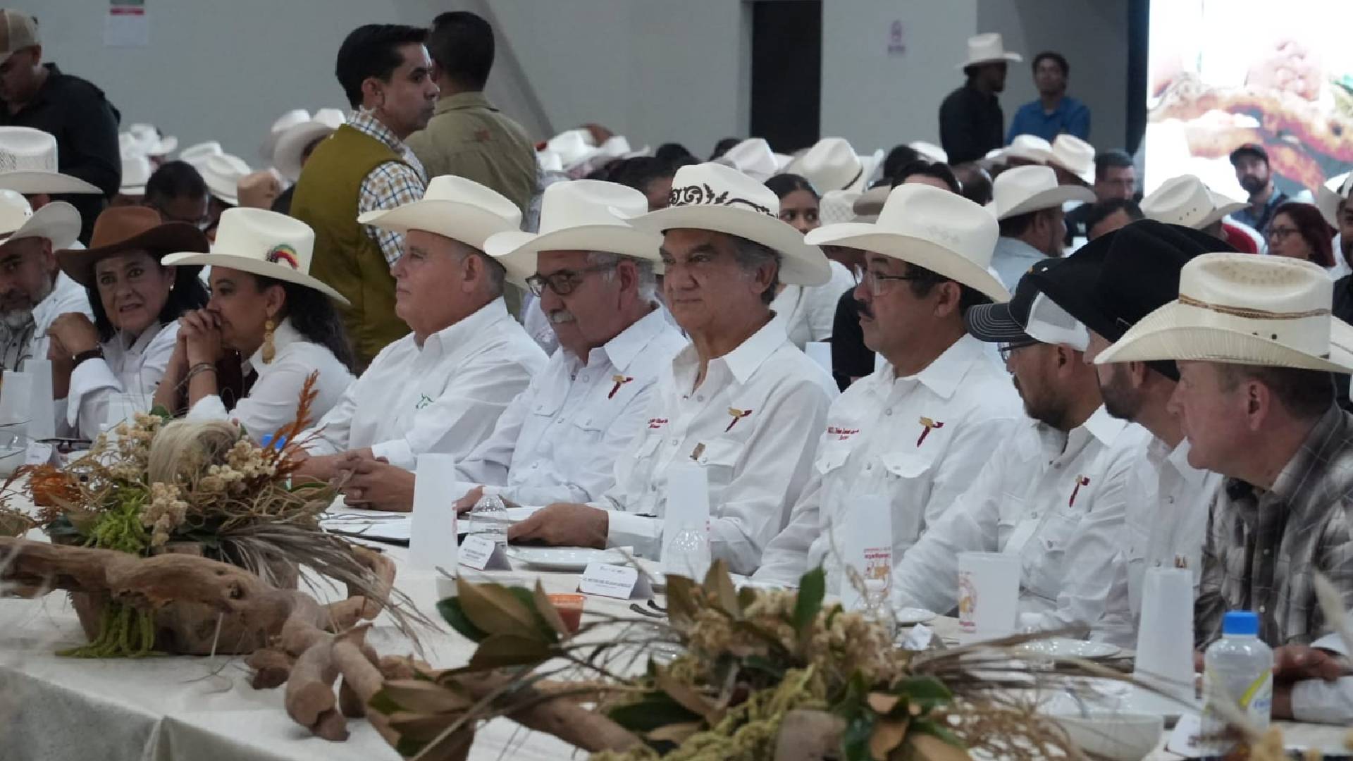 Dámaso Anaya fortalece vínculo de la UAT con ganaderos de Tamaulipas