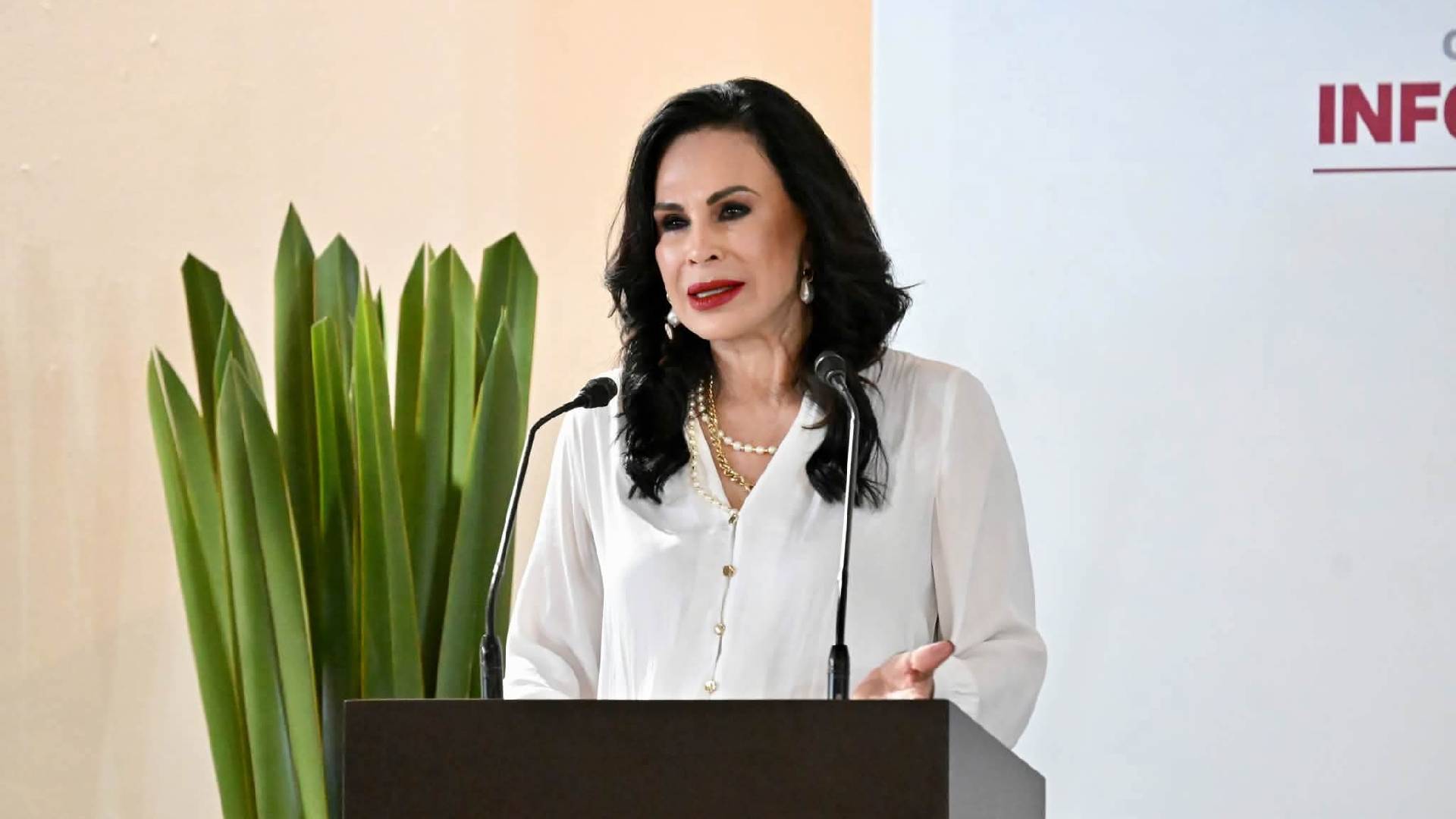 Líder sindical pone al gremio a disposición de Morena